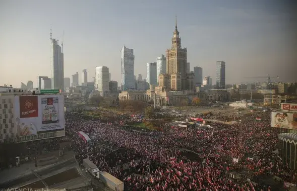Марш ультраправых у Варшаве 11 лістапада 2021 года /&nbsp;Agencja Wyborcza.pl