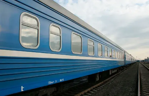 Подростки из Борисова пазложили камни на рельсах и заставили поезд остановиться
