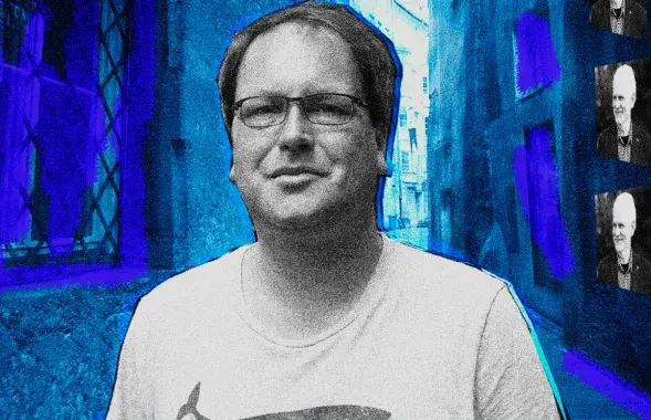 Немецко-швейцарский правозащитник Ларс Бюнгер впервые услышал о бело-красно-белом флаге в 2000 году. А вы?