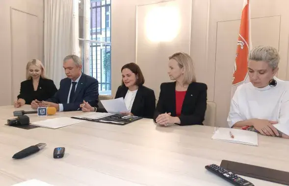 Павел Латушка і Святлана Ціханоўская
