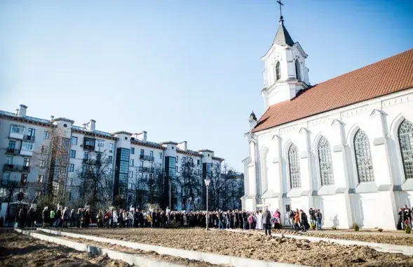 Касцёл на Залатой Горцы ў Мінску, ілюстрацыйнае фота