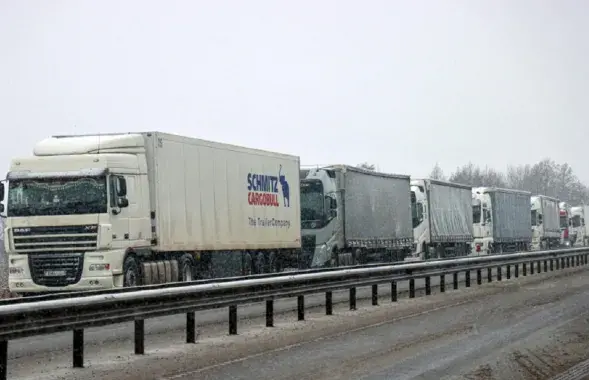 Белорусские власти уже заработали 5 млн евро на литовских фурах
