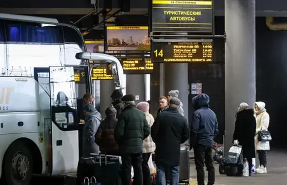 В "тунеядскую базу" добавят надолго выезжающих из Беларуси многодетных мам и огородников, иллюстративное фото
