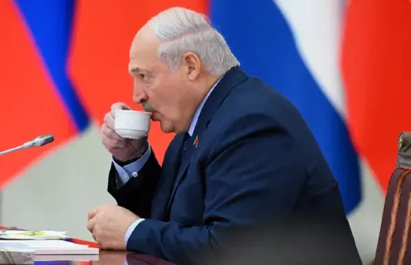 Aliaksandr Lukashenka is convincing his colleagues that Belarus will not lose its sovereignty / kommersant.ru