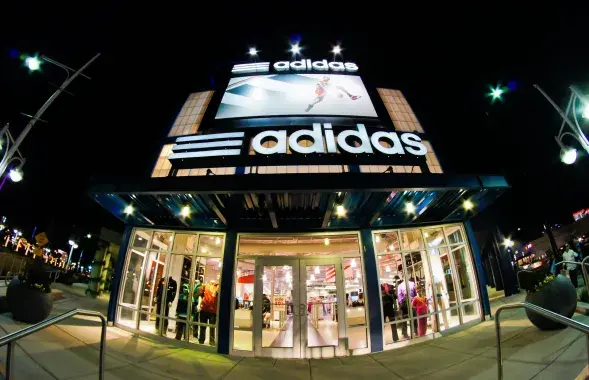Adidas
