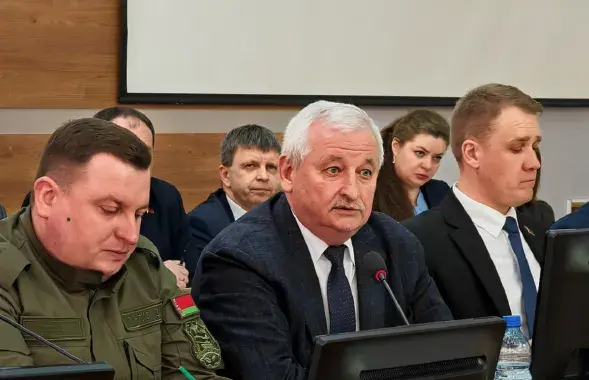 Пётр Пархомчык (у цэнтры)
