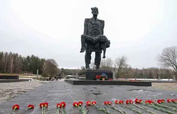 В мемориальном комплексе "Хатынь"
