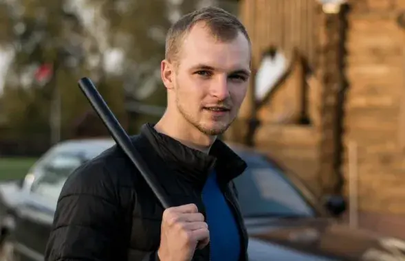 Дзяніс Дзікун
