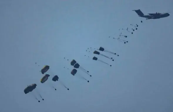 Людзі памерлі з-за падзення гуманітарных грузаў
