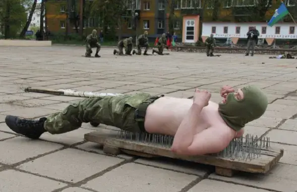 Спецназавец адчуваў сябе на цвіках не вельмі камфортна
