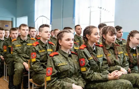 У беларускіх школах масава ствараюць ваенна-патрыятычныя клубы
