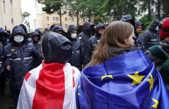 Менавіта зараз Грузія адварочваецца ад Еўропы. Што наўзамен паабяцала Масква?
