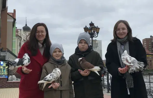 Аляксандра Семянюк адна выхоўвае траіх дзяцей
