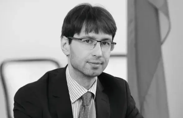 Дзяніс Сідарэнка
