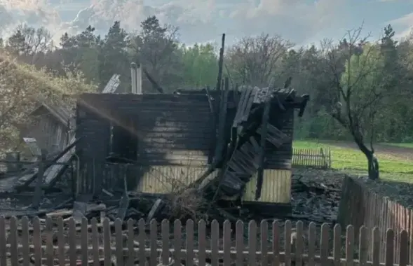 На пожаре в деревне Ястребель погибли 4 детей
