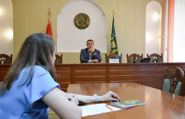 У чаканні зваротаў дэпутат правёў некалькі гадзінаў
