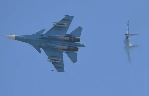 Паводле рэсурсу "Беларускі гаюн", знішчальнік ВПС РБ мінулай ноччу ганяўся за парушальнікам
