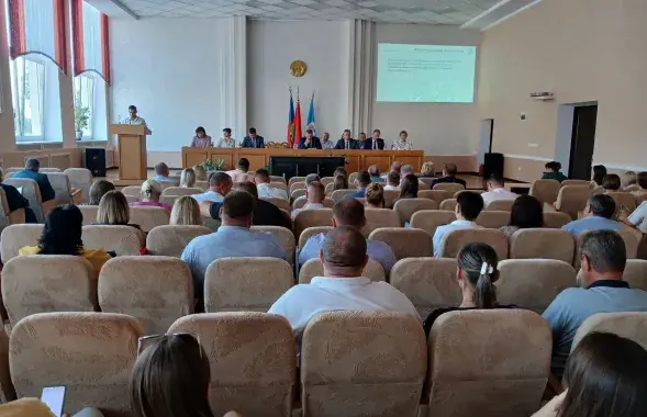 На совещании предложили "вести борьбу" за молодых специалистов
