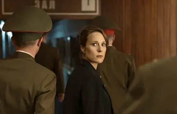 Кадр из сериала "Перешеек"
