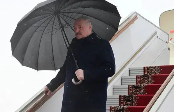 Пад расійскім парасонам

