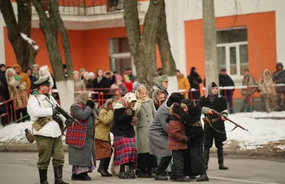 "Реконструкция геноцида"
