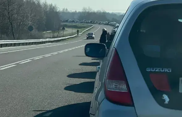 Чарга на мяжы, ілюстрацыйнае фота
