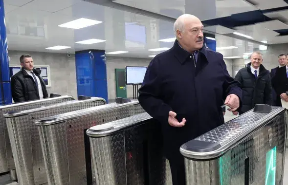 Александр Лукашенко не знал, что делать с проездным
