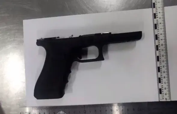 Пісталет Glock 18, знойдзены ў расіяніна
