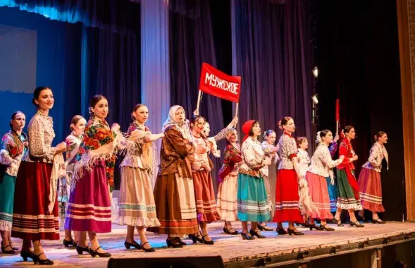Адзін са спектакляў Луганскага музычна-драматычнага тэатра, які едзе ў Беларусь
