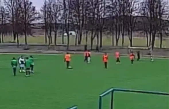На подростка упали футбольные ворота
