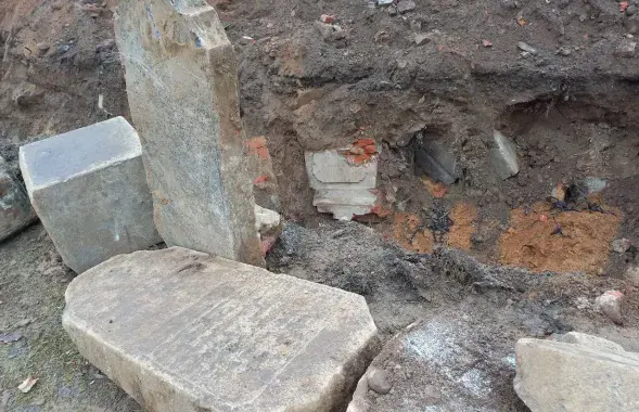 Яўрэйскія надмагіллі, выкапаныя ў Мінску
