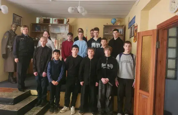 Школьнікі на экскурсіі
