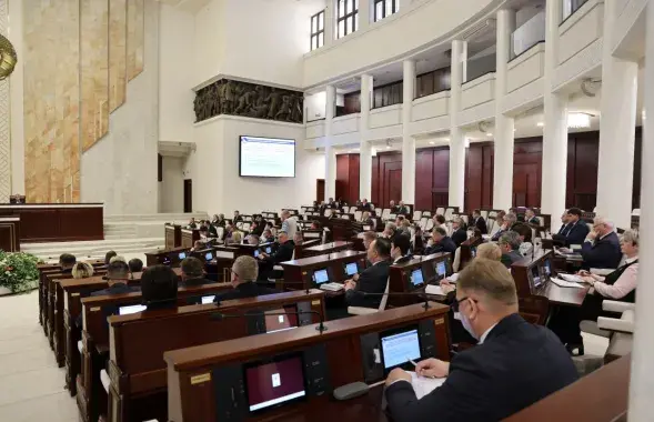Палата представителей приняла правки сразу в двух чтениях
