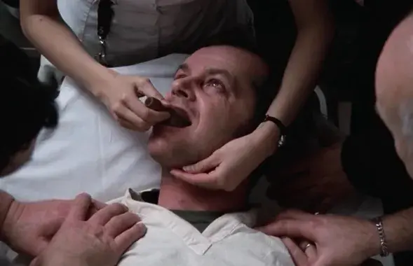 Кадр из фильма "Полет над гнездом кукушки"
