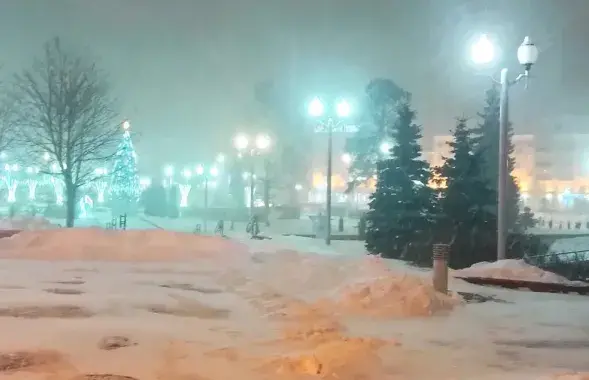 Беларусь зноў заваліла снегам
