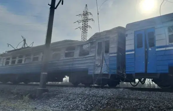 Цягнік, у які пацэліў расійскі дрон
