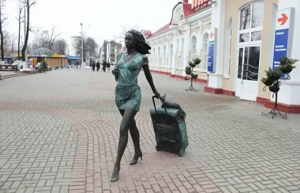 Скульптура "Пассажирка"
