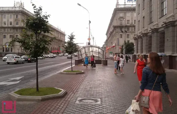 Парашутысты над сталіцай (відэа)