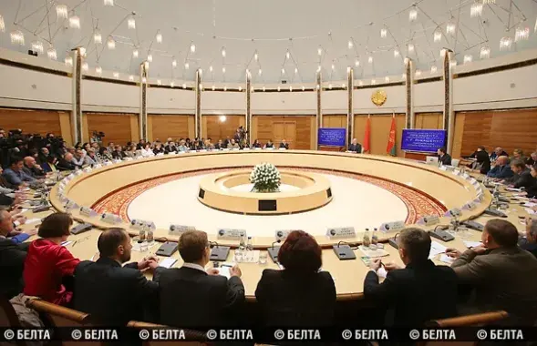 Лукашэнка: Я быў гатовы выкарыстаць свае войскі на Данбасе