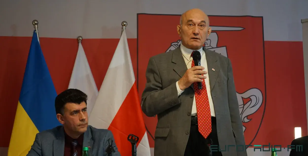 Зенон Позняк и Павел Усов на пресс-конференции в Варшаве / Euroradio
