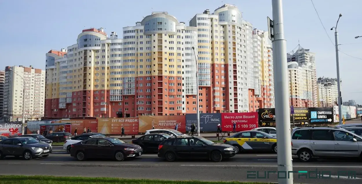 Аўтамабілі ў Мінску / З архіву Еўрарадыё
