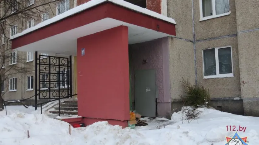 У Мінску двое дзяцей пацярпелі ад падзення на іх снегу і лёду з будынкаў (фота)