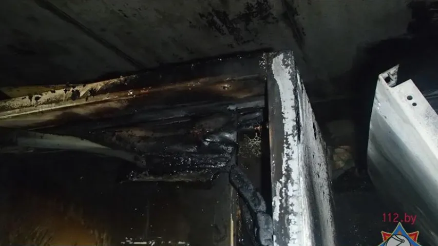 У Мінску ўначы з-за пажару ў краме эвакуявалі 27 чалавек (фота)