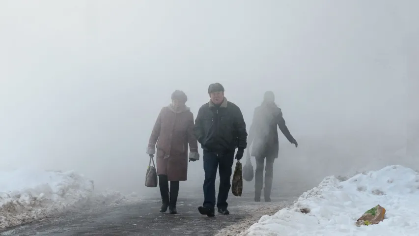 Партызанскі праспект у Мінску зацягнула парай з-пад зямлі (фота, відэа)
