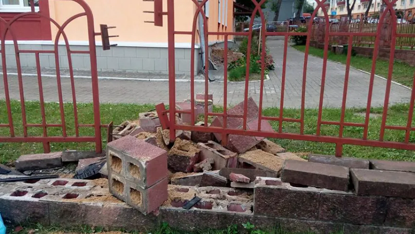 У Мінску на прыпынку БМВ збіў мужчыну (фота)